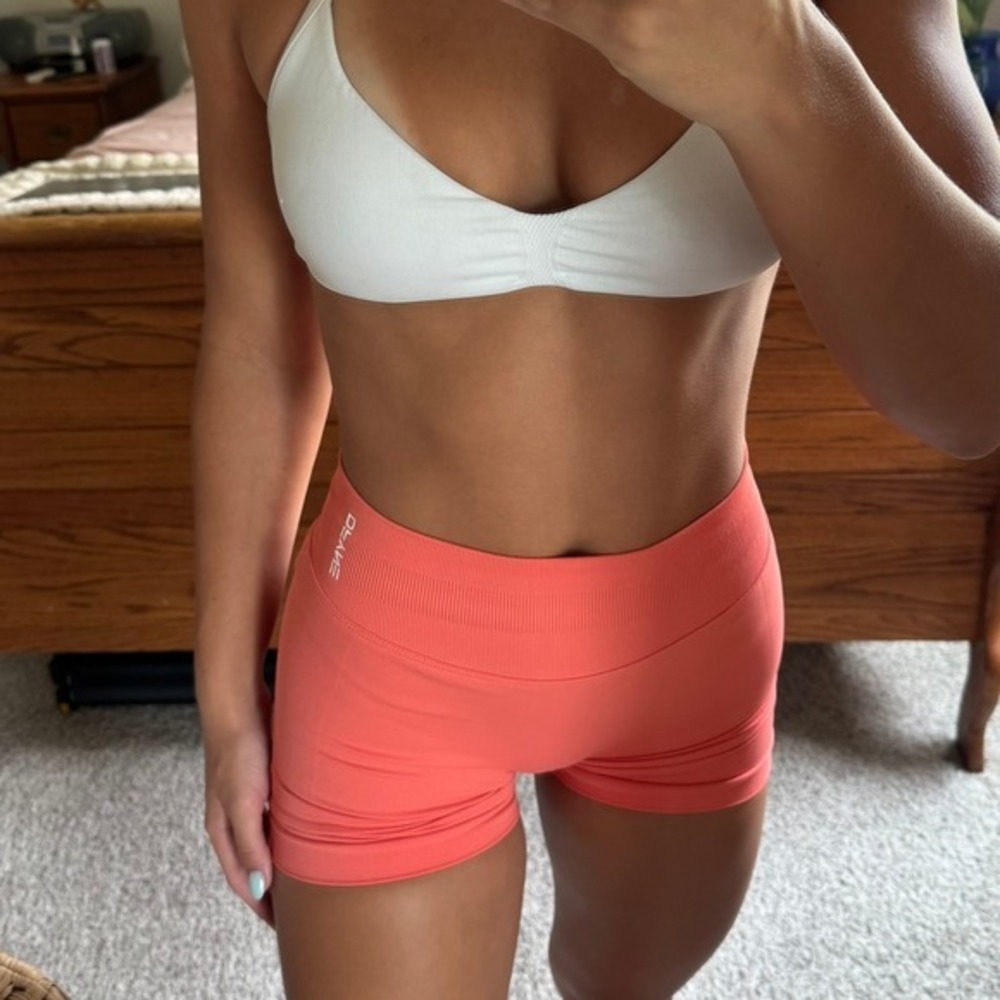 Dfyne impact shorts 4.5" coral small